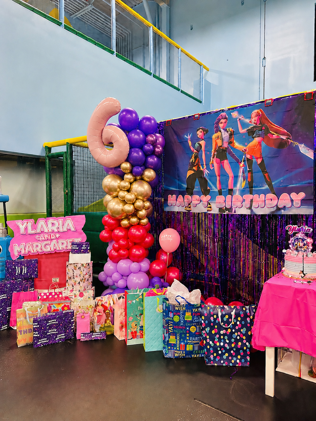 KPOP birthday gift table and balloon installation